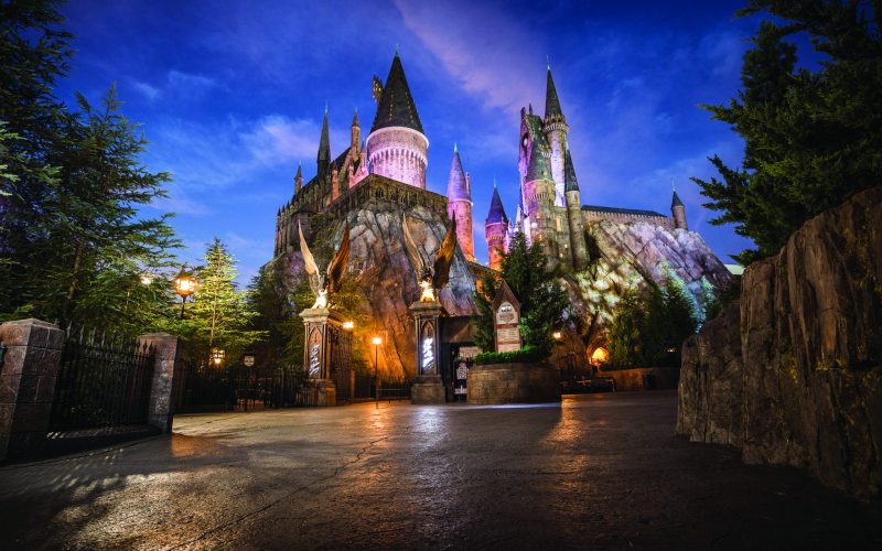 The Wizarding World of Harry Potter - Hogsmeade - Hogwarts Castle at Night
